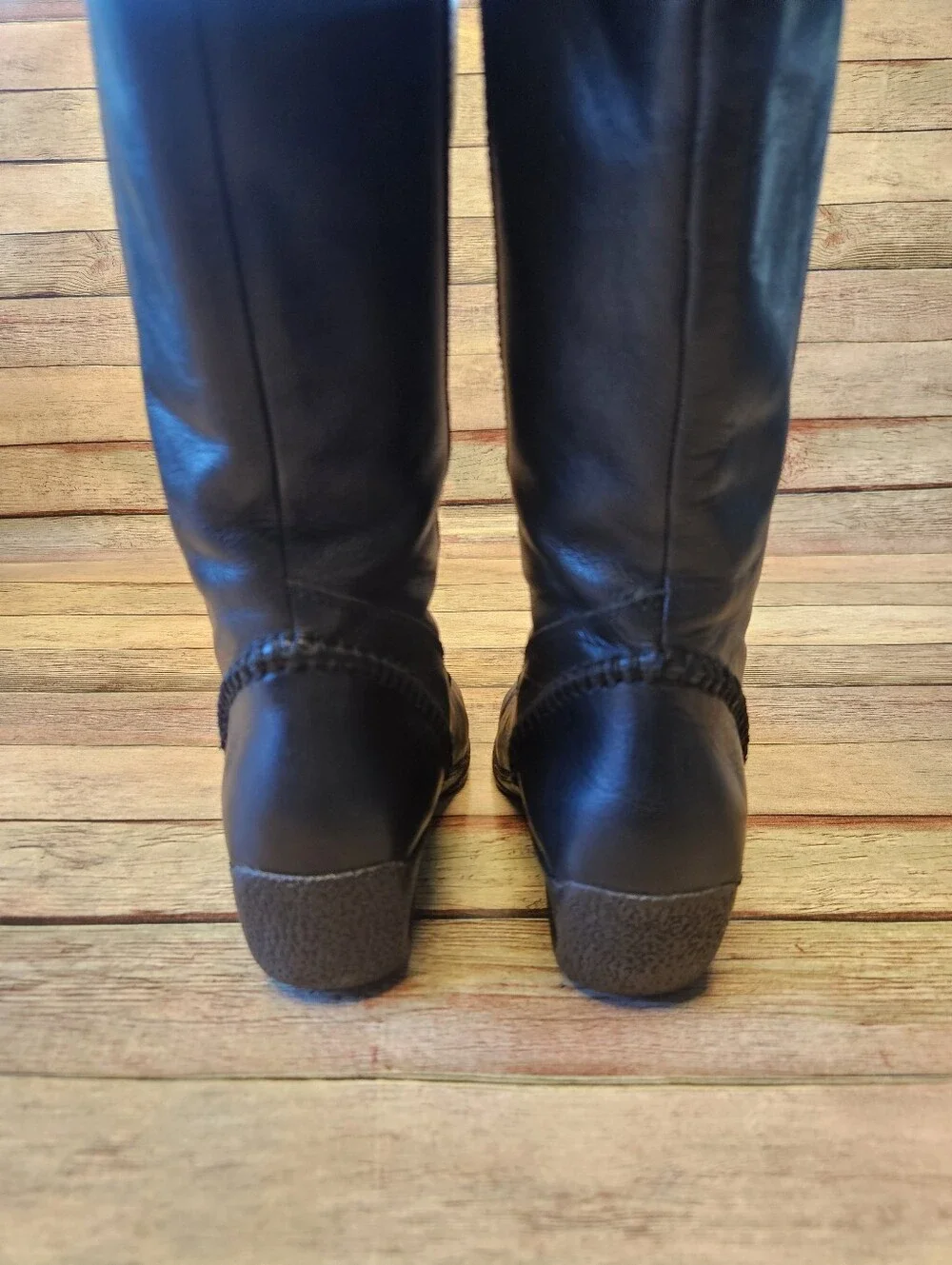 Pikolinos black leather knee-high boot